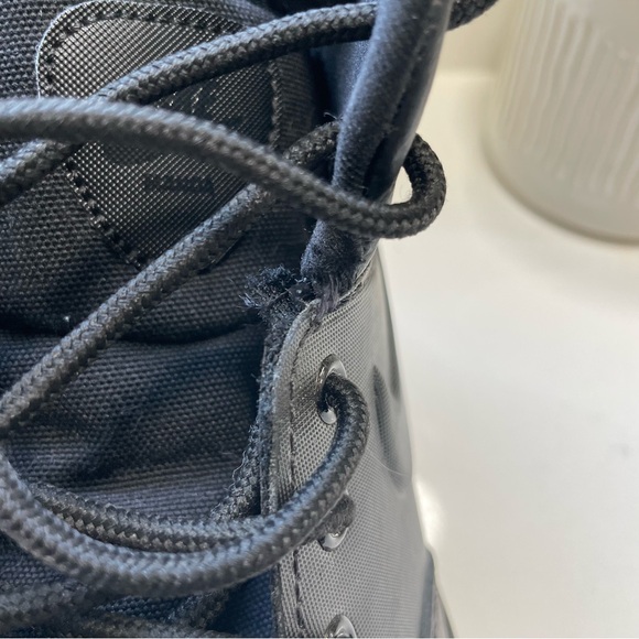 Youth Nike Shoes - Picture 10 of 12